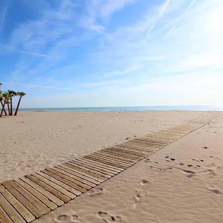 Global Properties, Piso Practico, Con Terraza Y Piscina En La Playa De Canet Appartement *